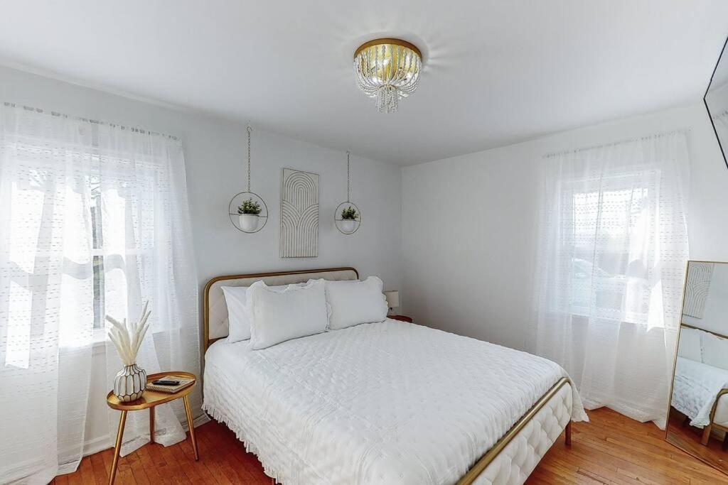 End Zone Escape-Light And Bright Hof Village Home Кантон Екстериор снимка