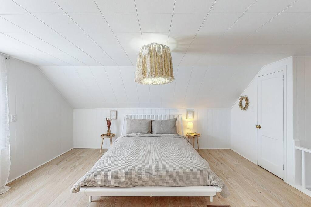 End Zone Escape-Light And Bright Hof Village Home Кантон Екстериор снимка